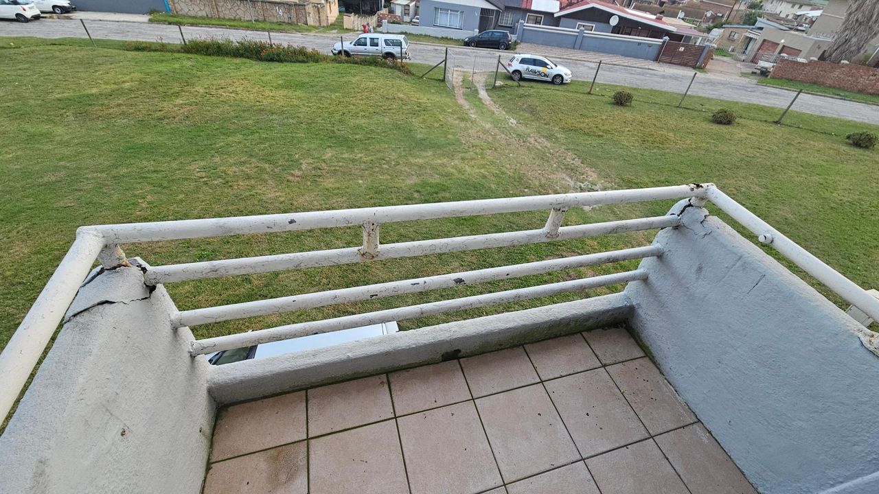 Photo 14 of 16