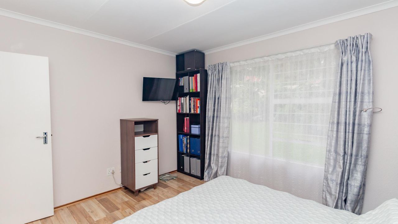 Photo 20 of 23