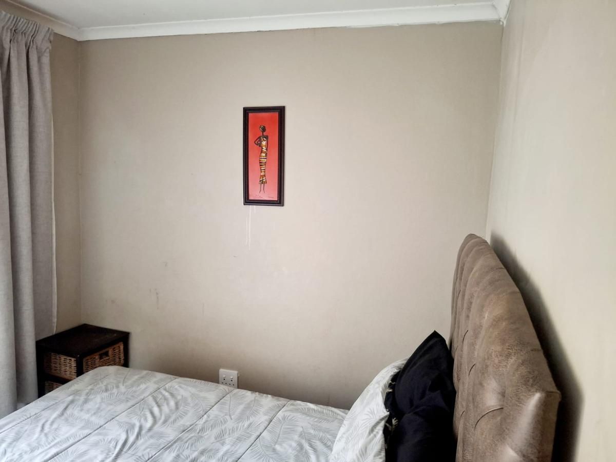 Photo 14 of 20