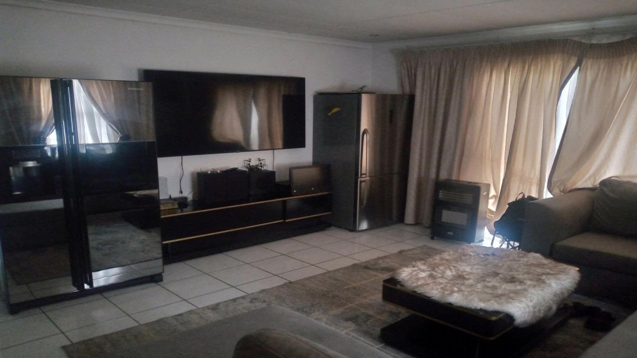 Photo 6 of 21
