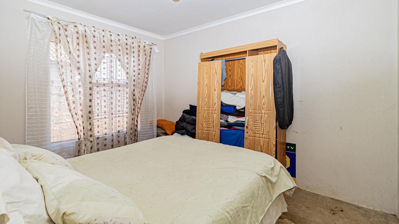 Photo 14 of 20