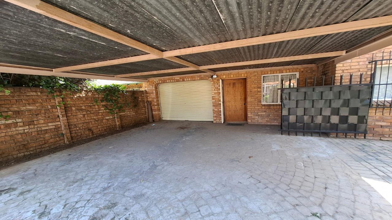 Photo 22 of 25