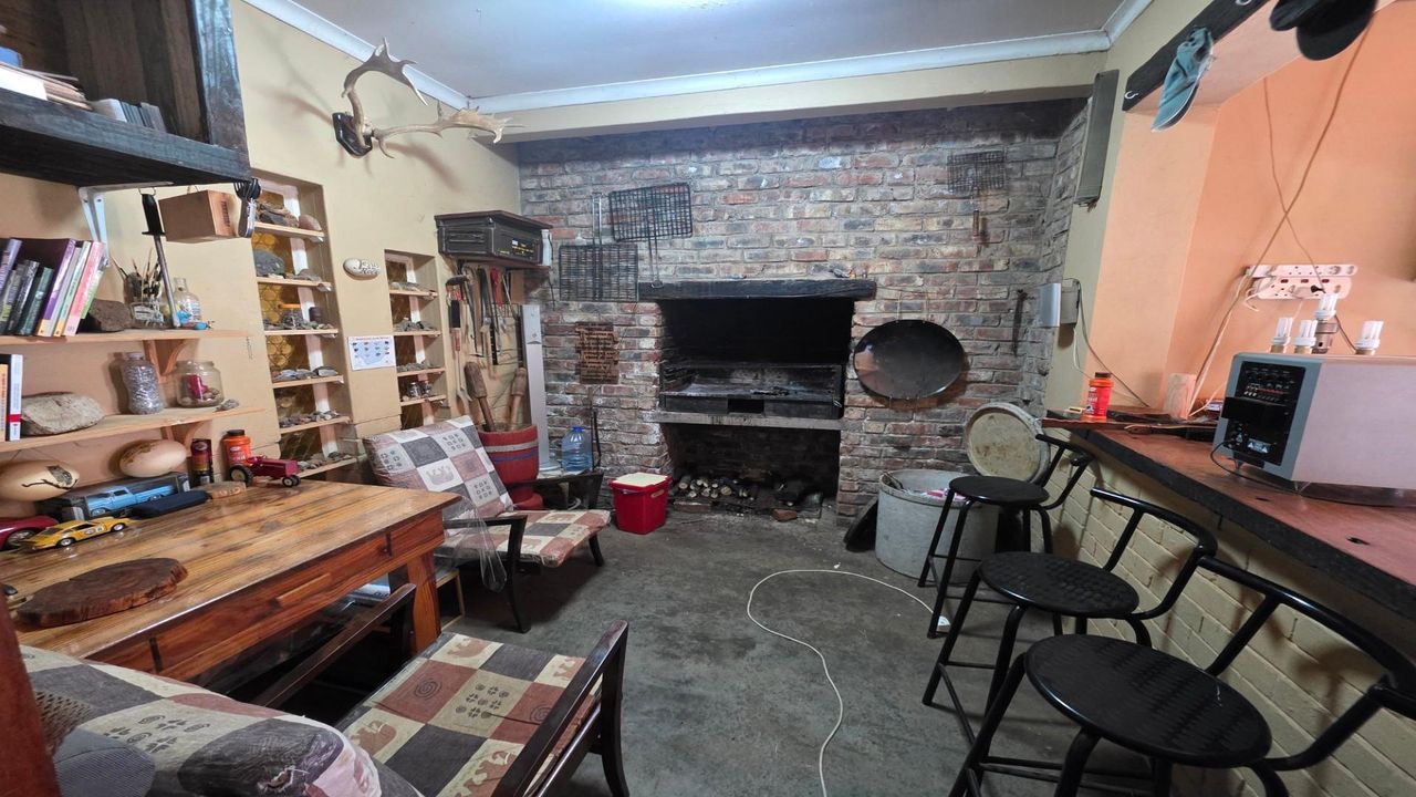 Photo 16 of 30