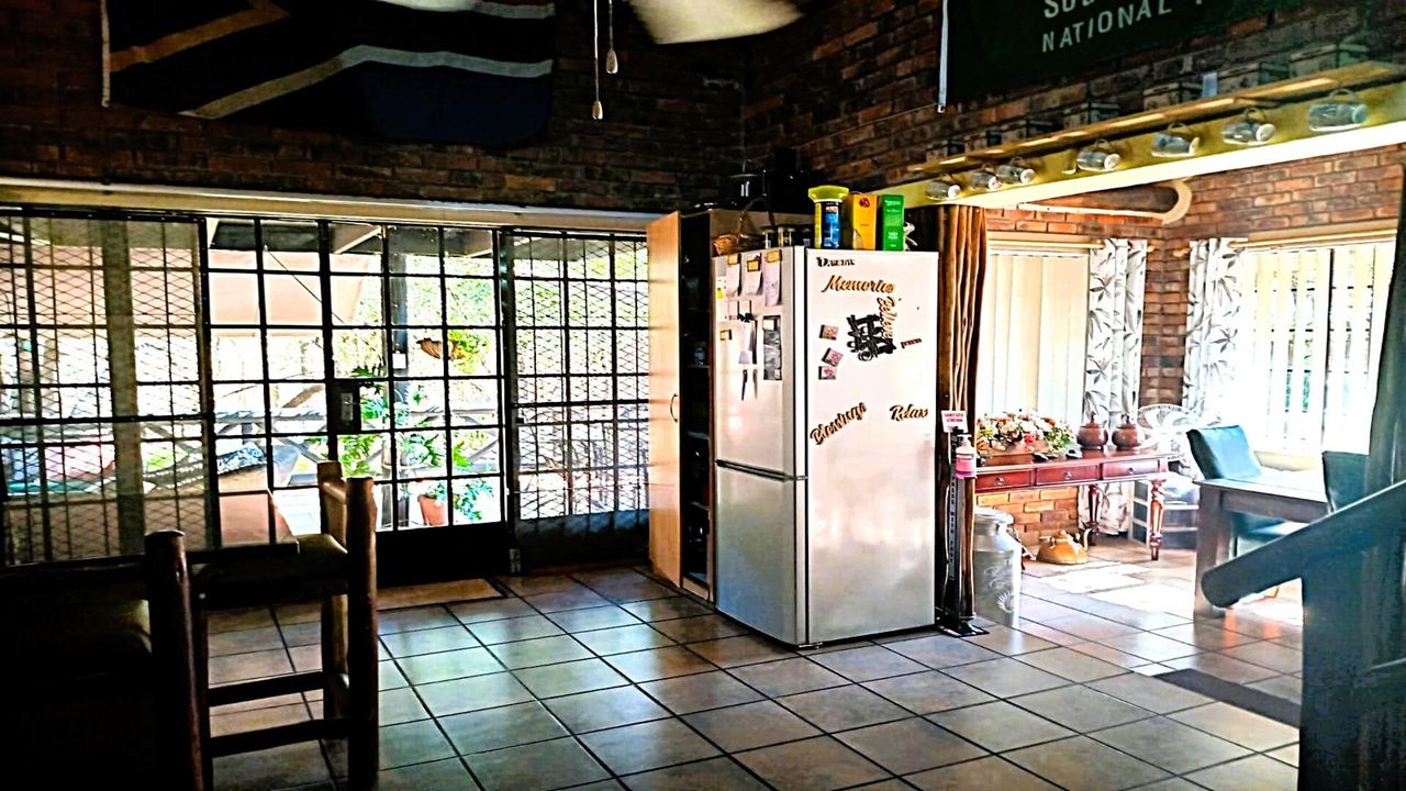 Photo 5 of 34