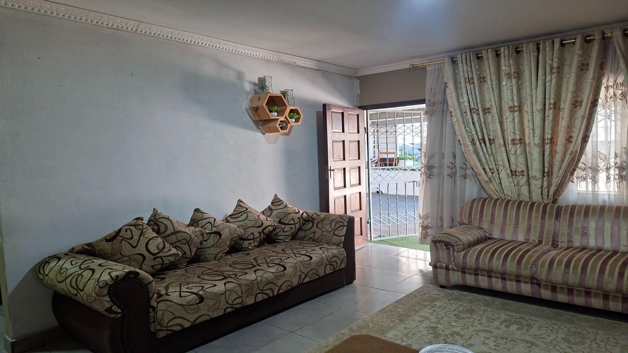 Photo of 2 Bedroom house for sale in Lenham, Phoenix