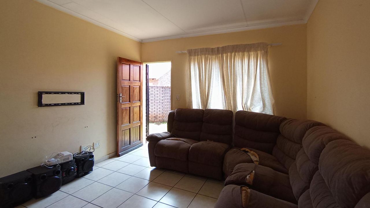 Photo 6 of 21