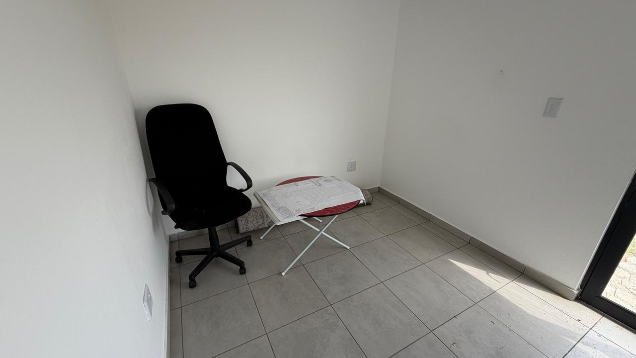 Photo 10 of 25