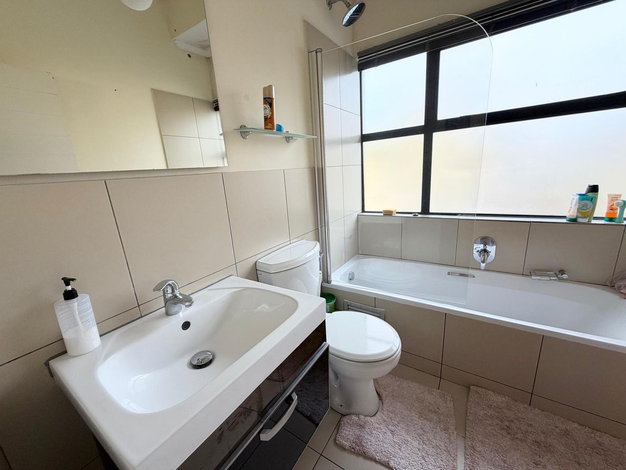 Photo of 2 Bedroom apartment rented in Jackal Creek Golf Estate, Randburg