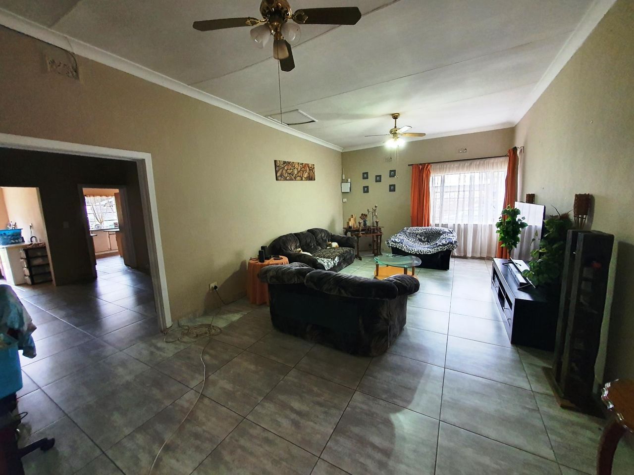 Photo 3 of 29