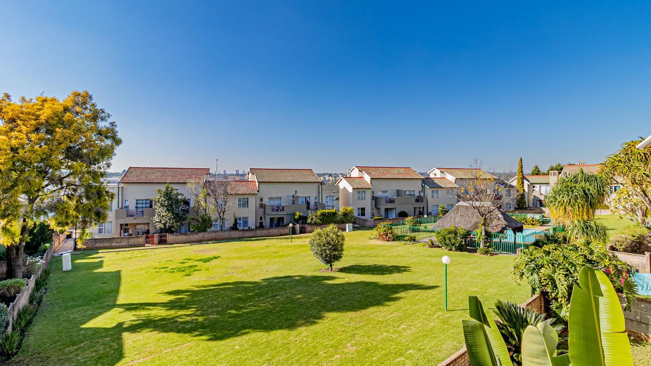 Photo of 1 Bedroom duplex loft for sale in Bromhof, Randburg
