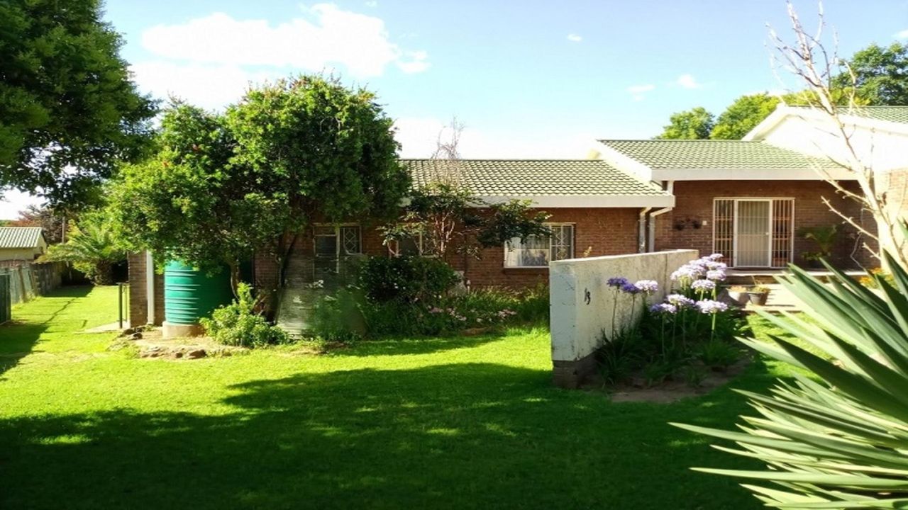 Photo 4 of 20