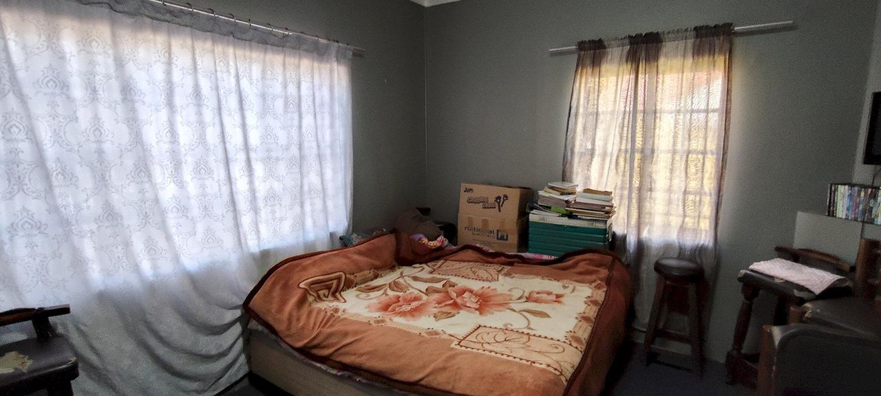 Photo 6 of 27