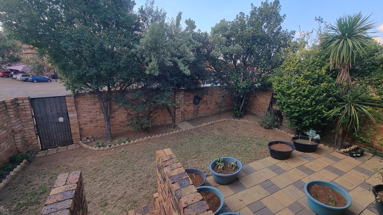 Photo of 3 Bedroom townhouse - sectional rented in North Riding, Randburg