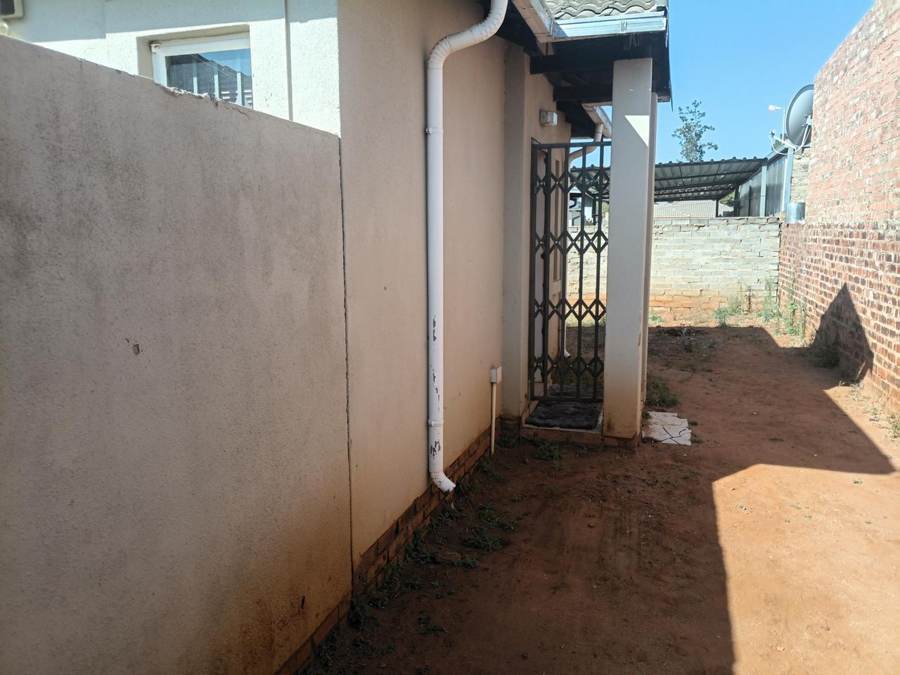Photo 5 of 14