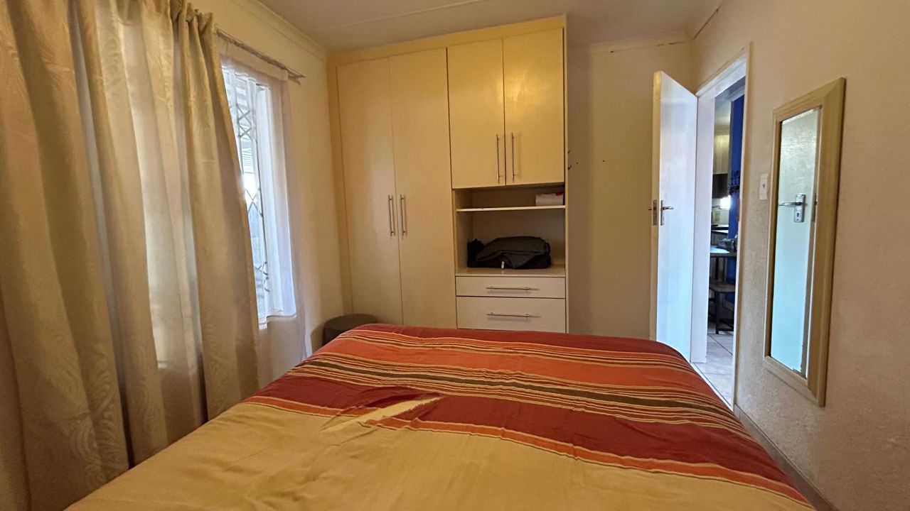 Photo 11 of 21