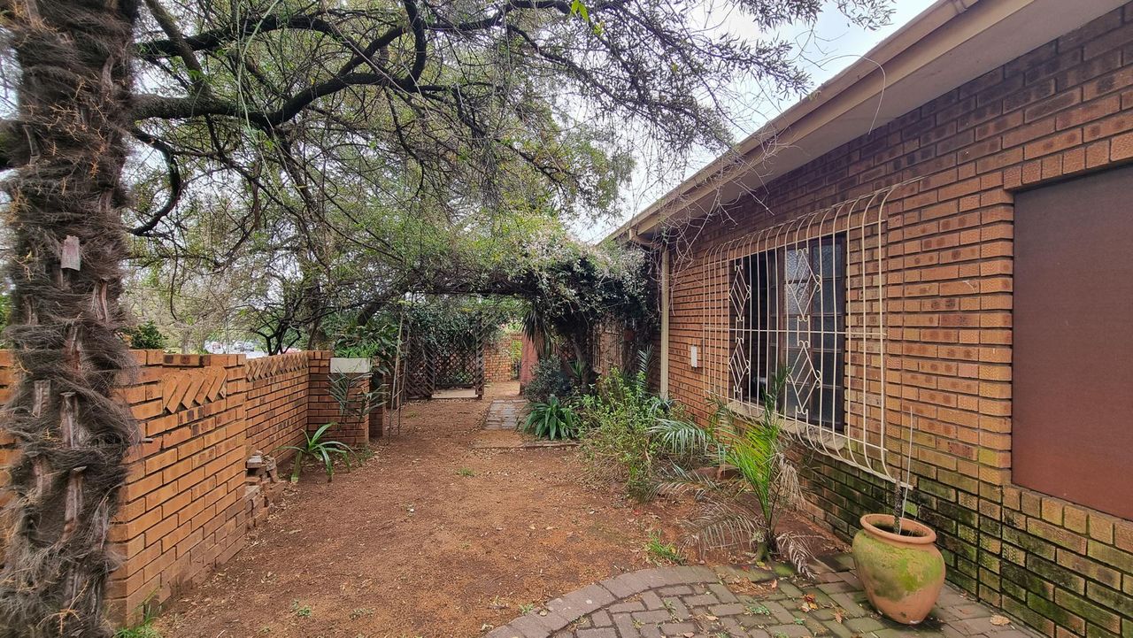 Photo 43 of 46