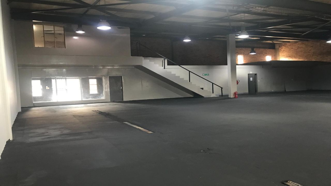 Photo 17 of 27