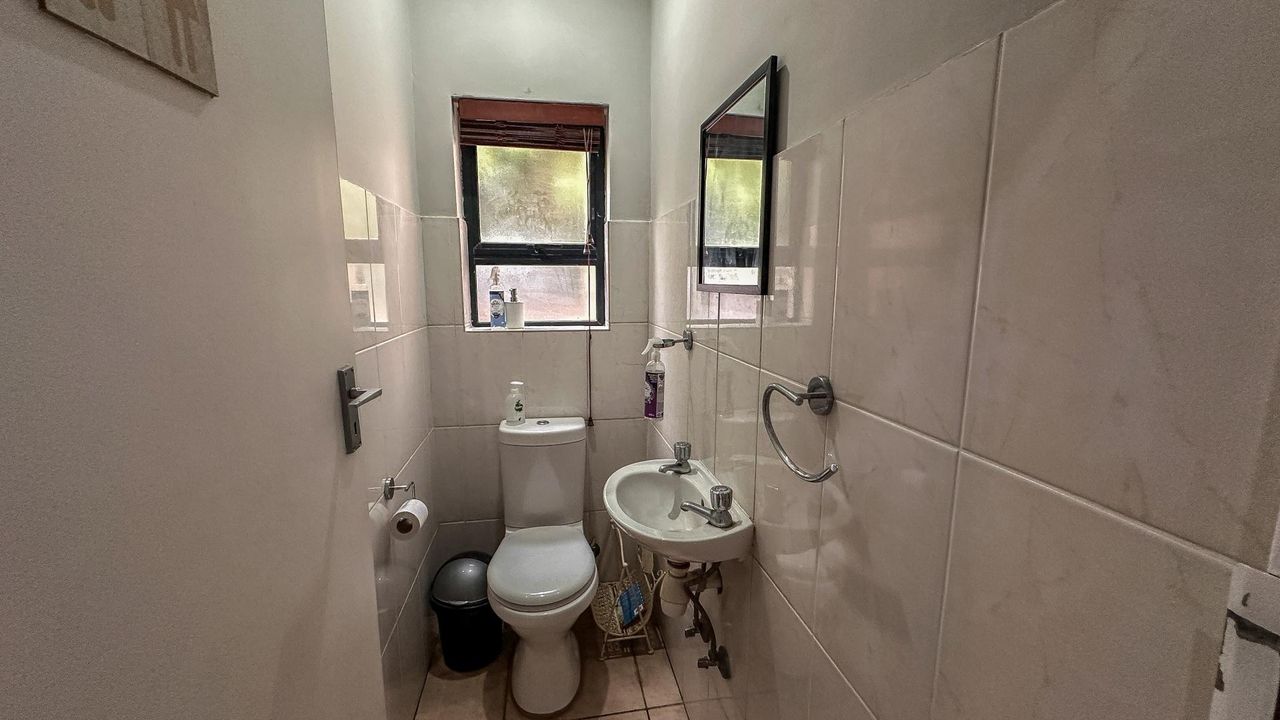 Photo 9 of 25