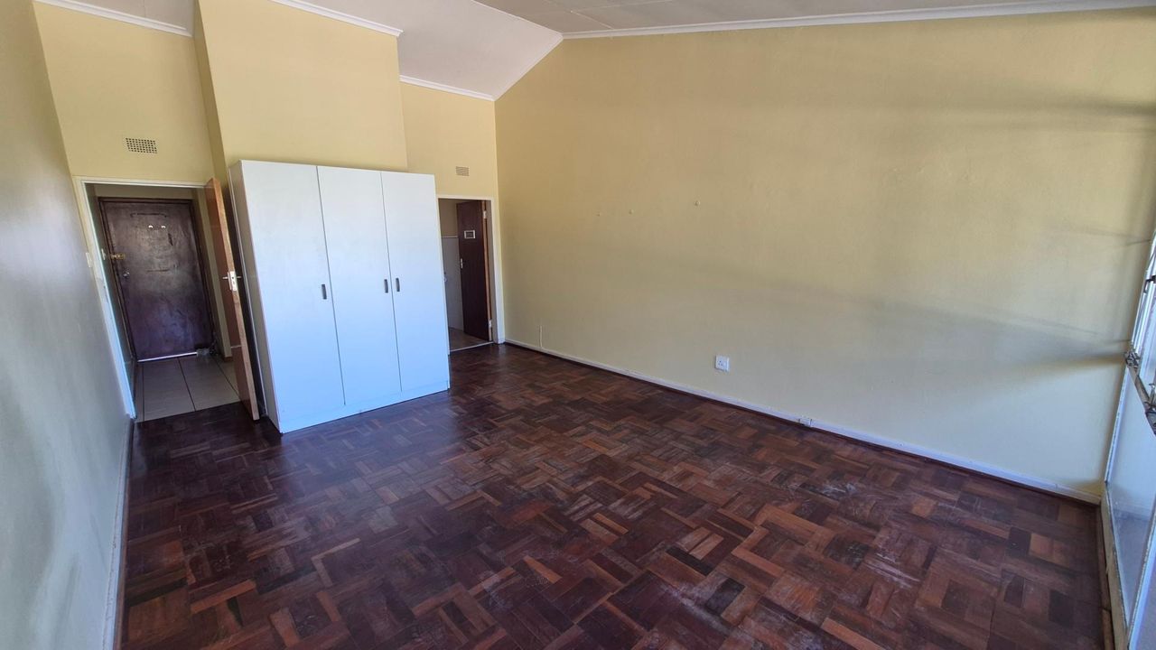 Photo 8 of 12