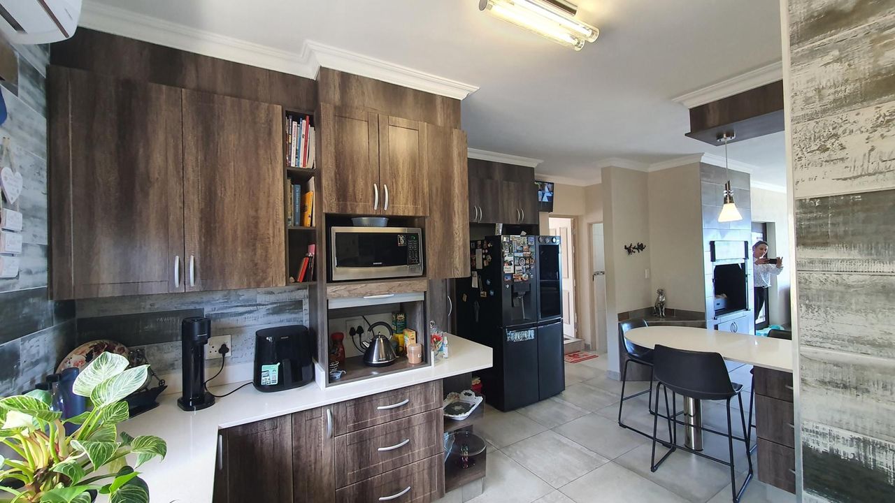 Photo 14 of 57