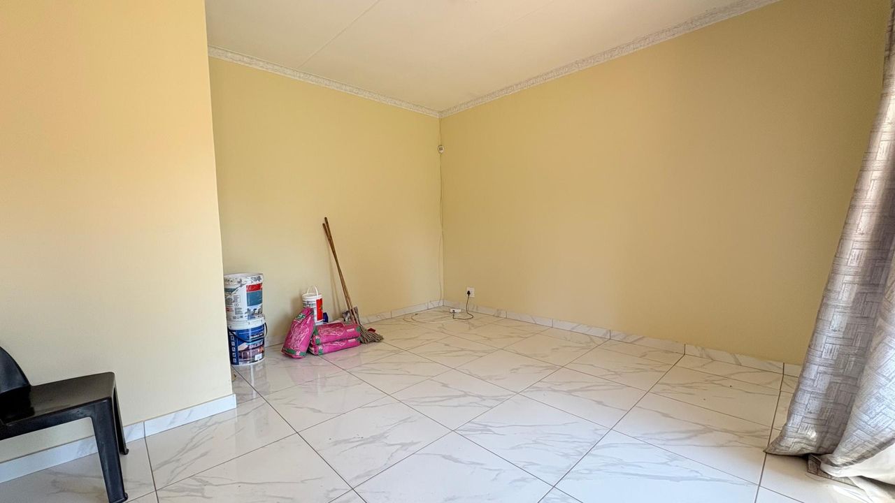 Photo 8 of 25