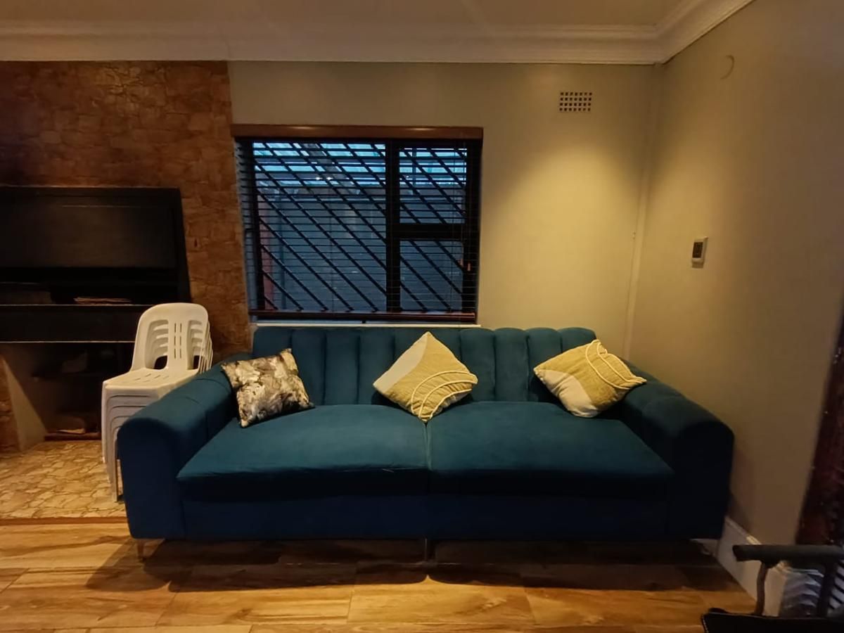 Photo 6 of 26