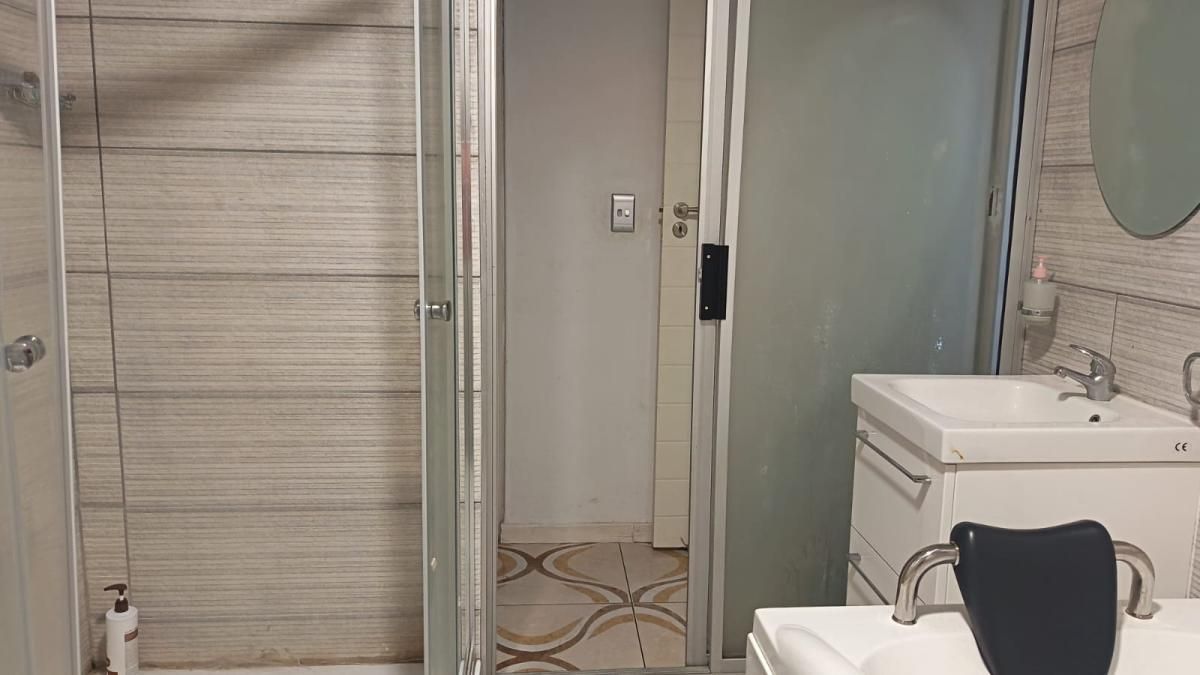 Photo 6 of 23