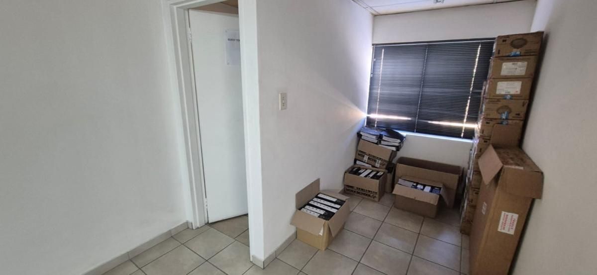 Photo 15 of 27