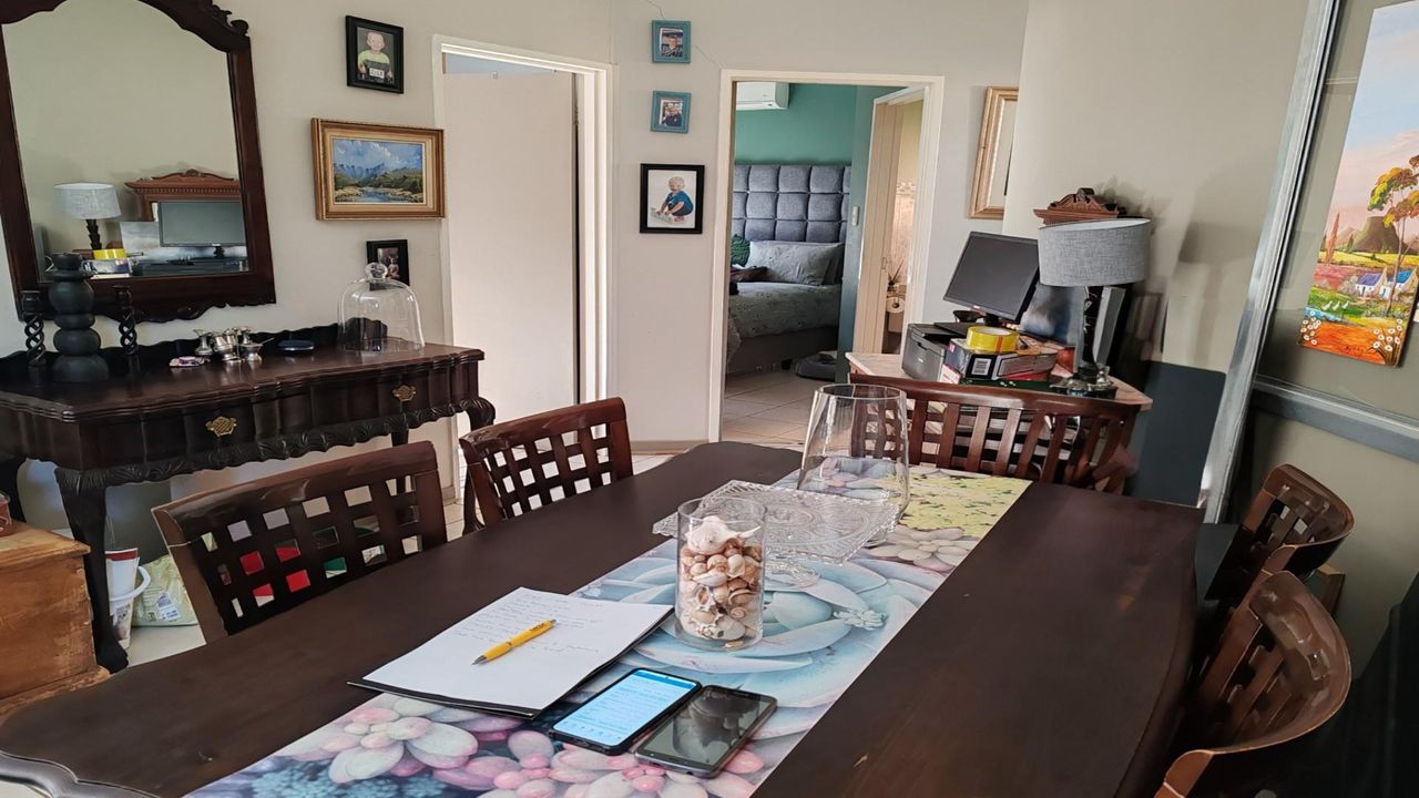 Photo 11 of 27