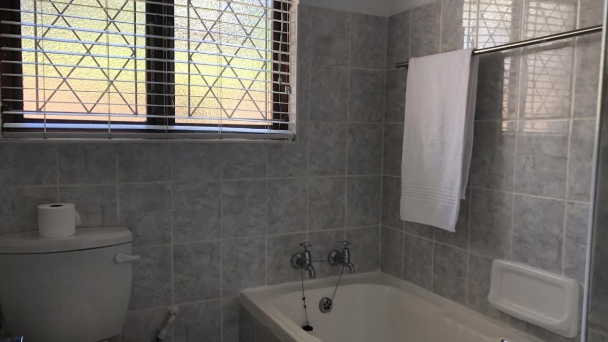 Photo 18 of 31