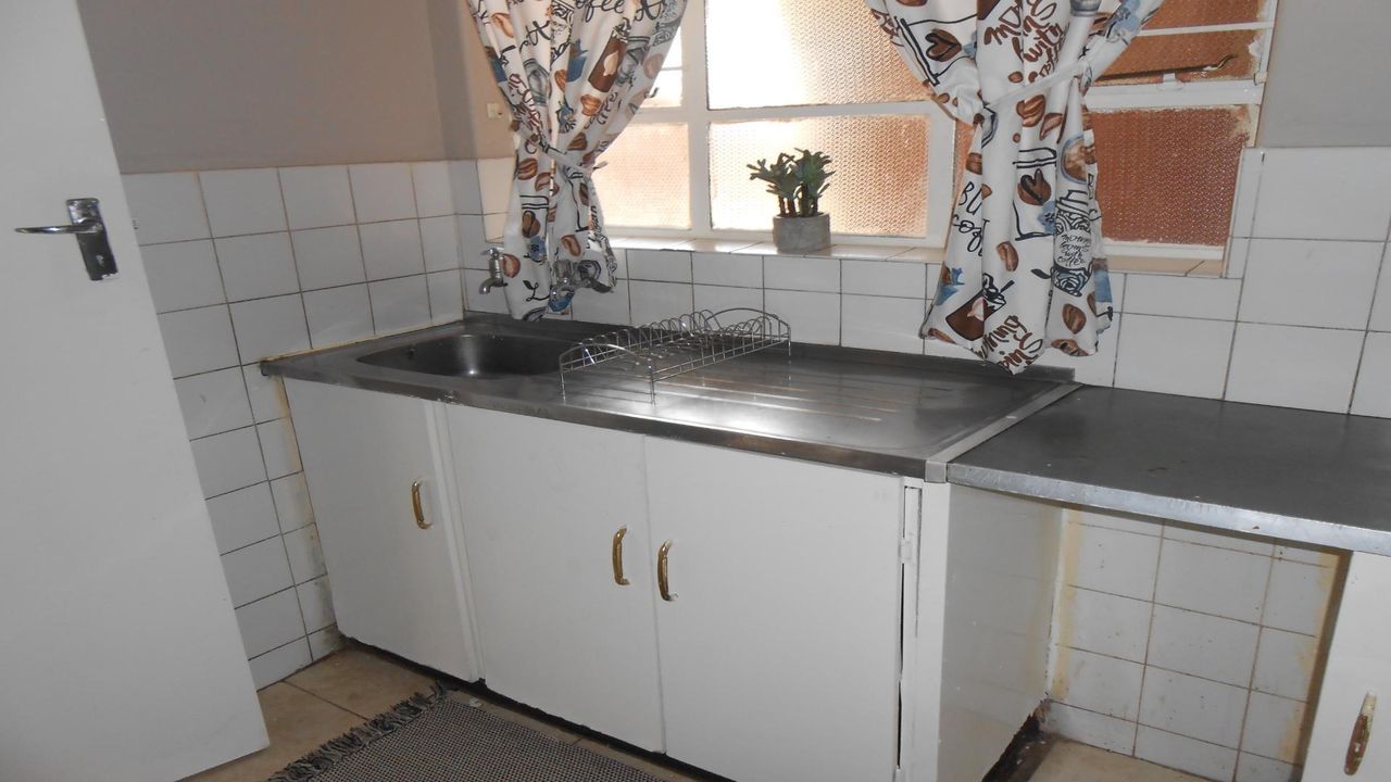 Photo 8 of 22