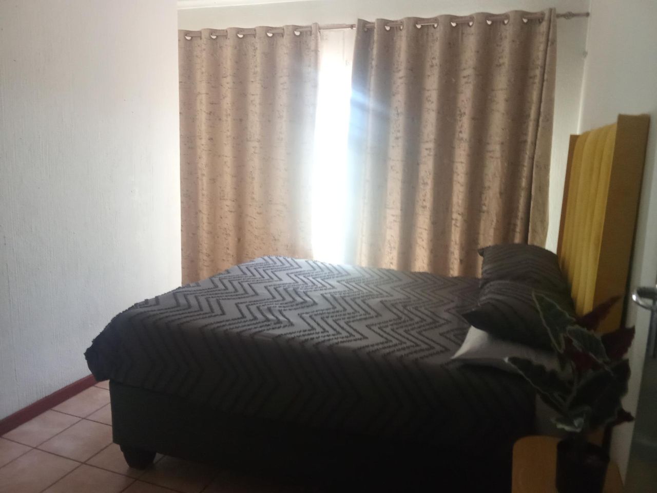 Photo 12 of 20