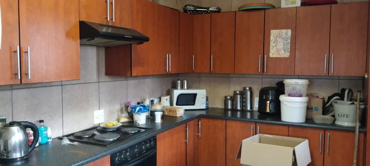 Photo 4 of 21