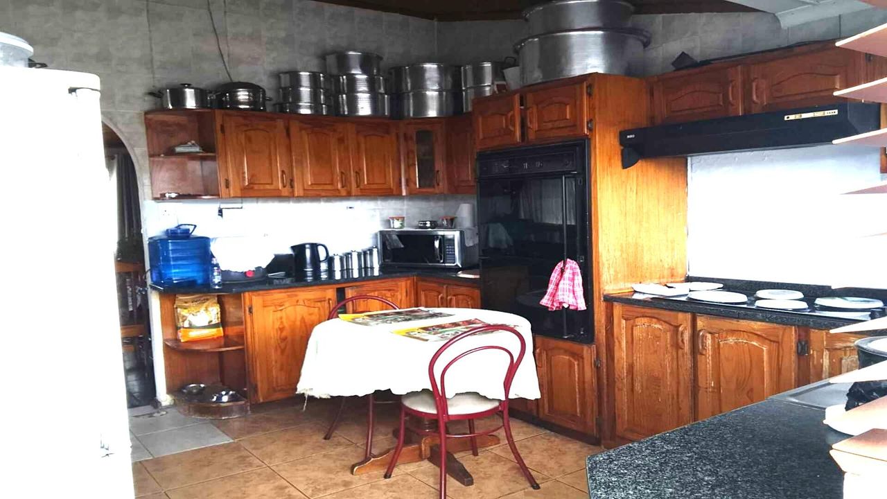 Photo 10 of 21