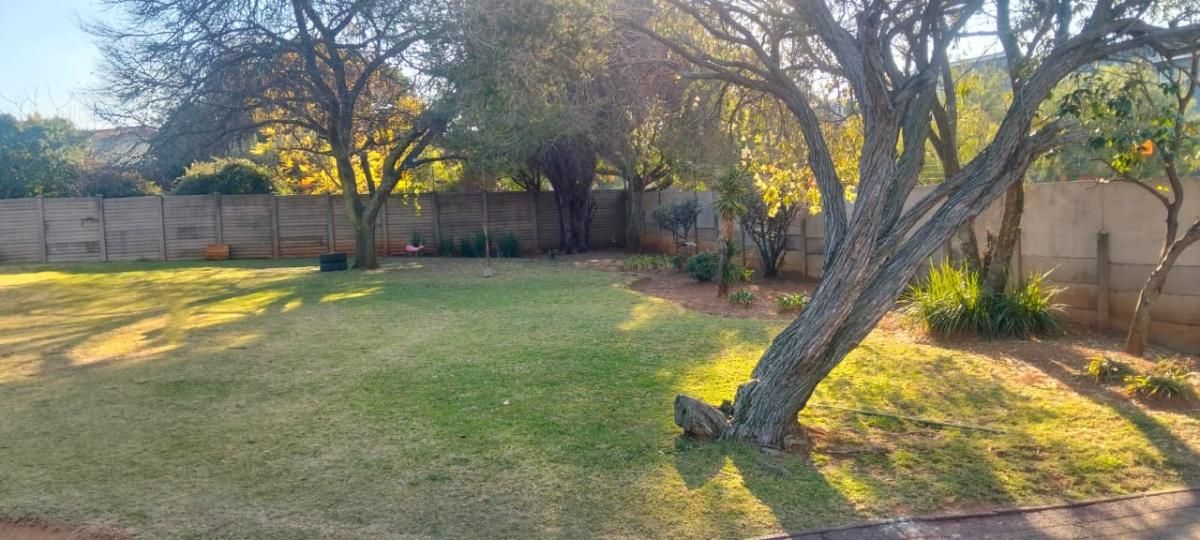 Photo 21 of 51