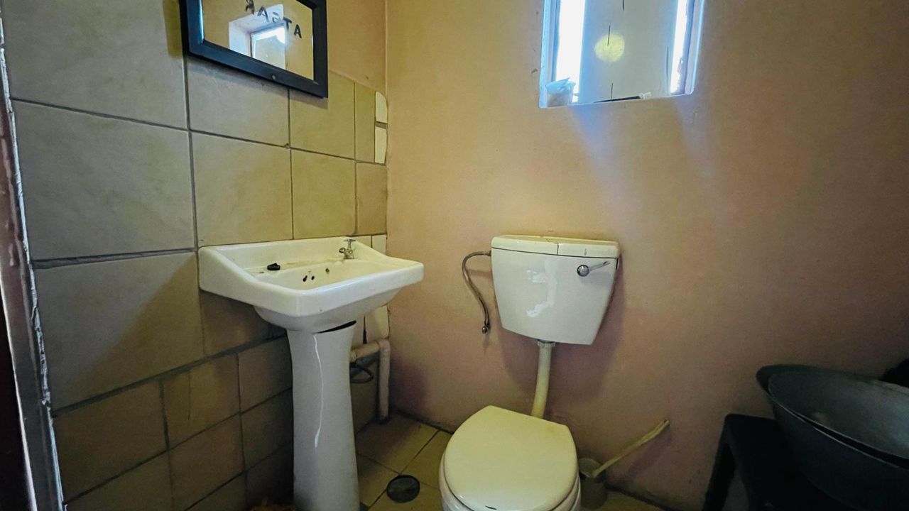 Photo 18 of 19