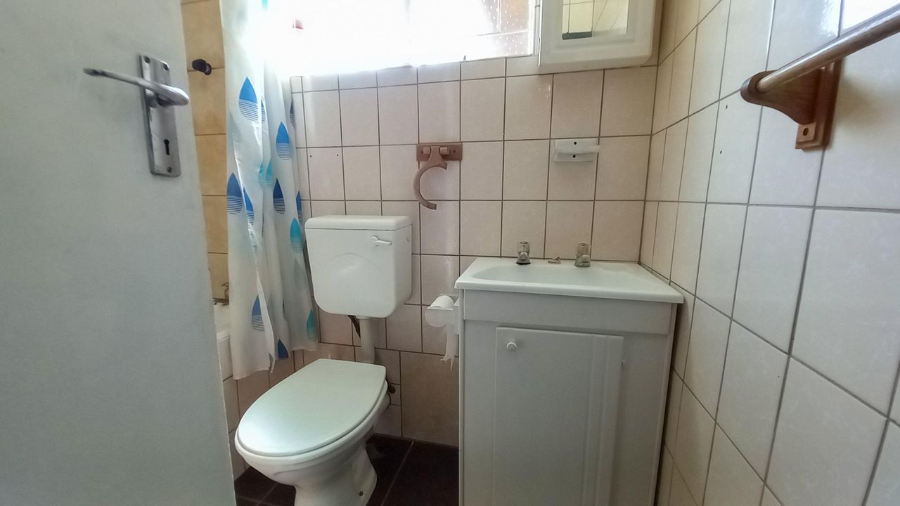 Photo 24 of 29