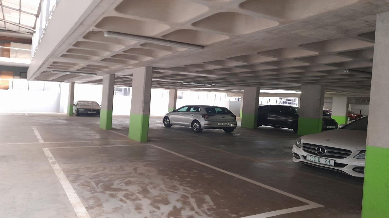 Photo 23 of 28