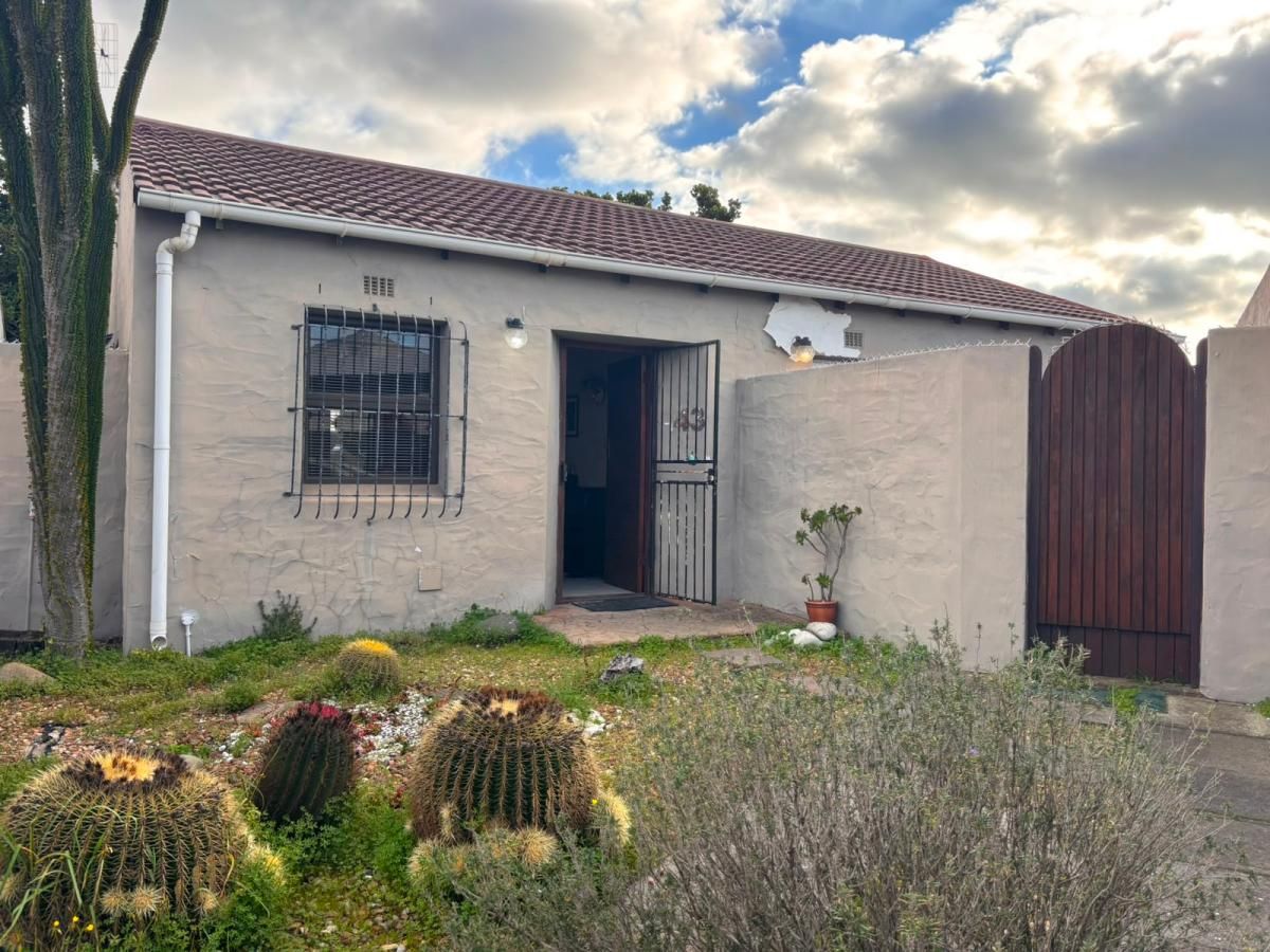 Photo of 2 Bedroom semi-detached cottage for sale in Edgemead, Goodwood
