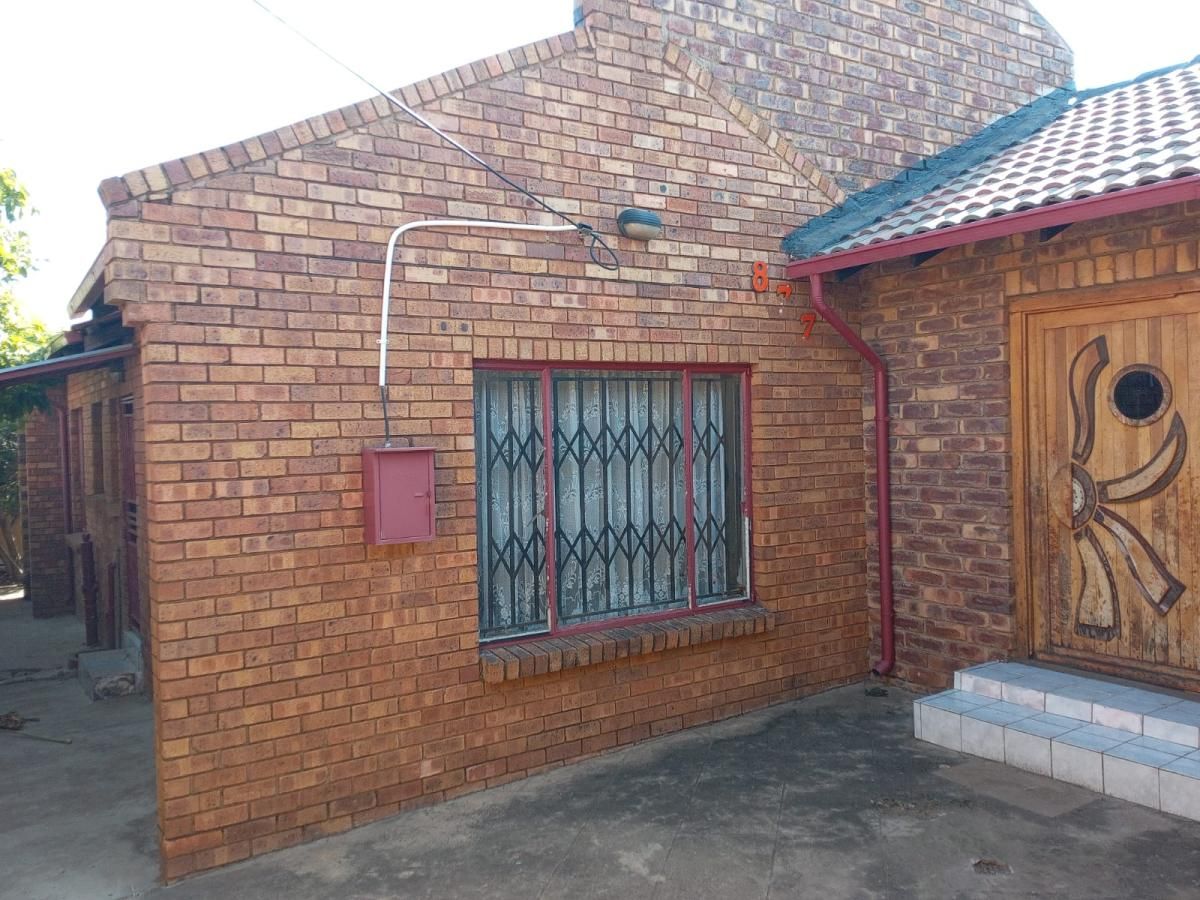 Photo 2 of 18