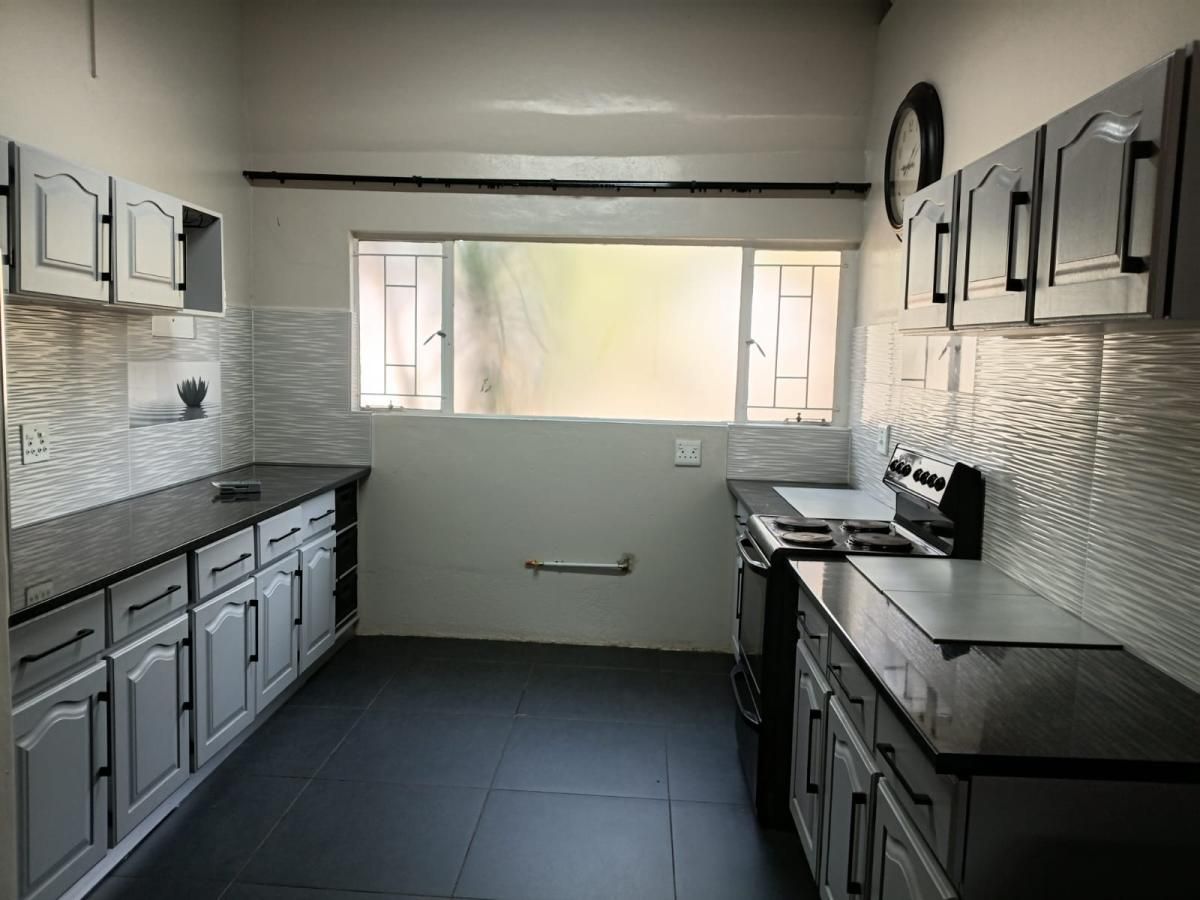 Photo 16 of 22