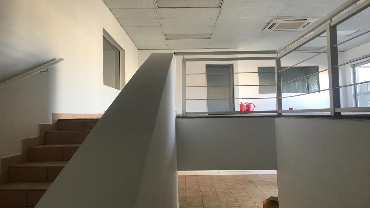 Photo 12 of 18