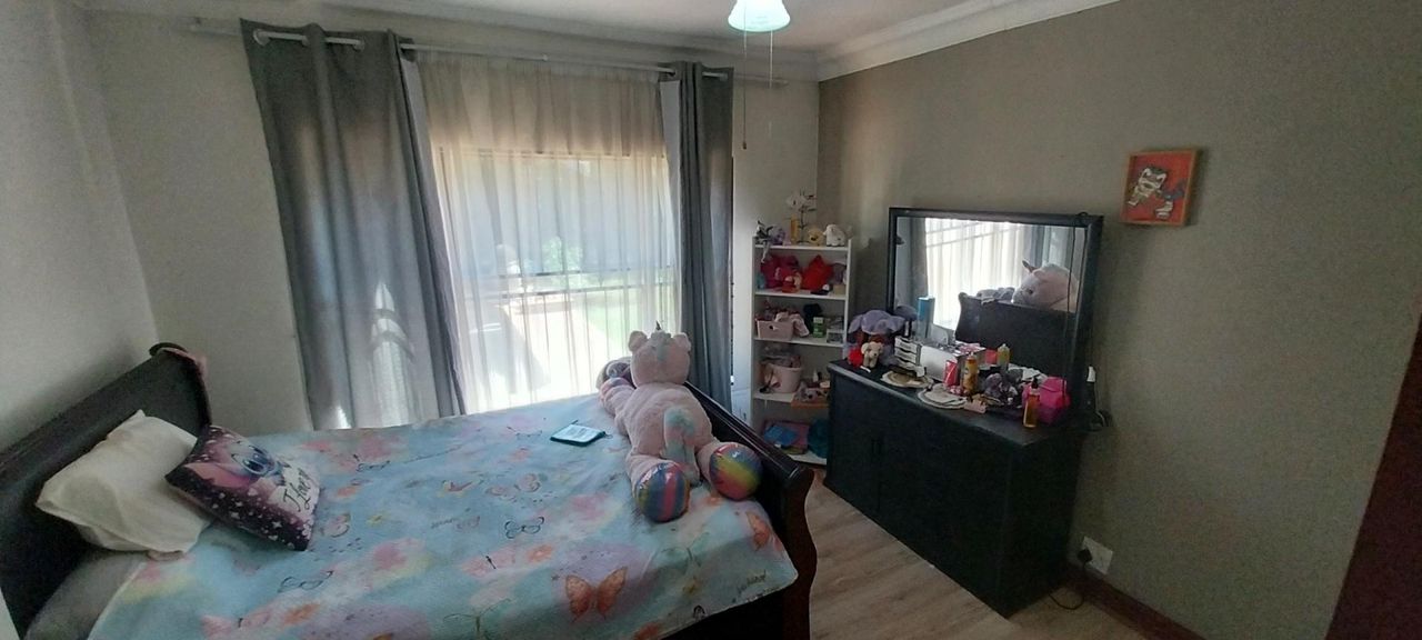 Photo 24 of 35