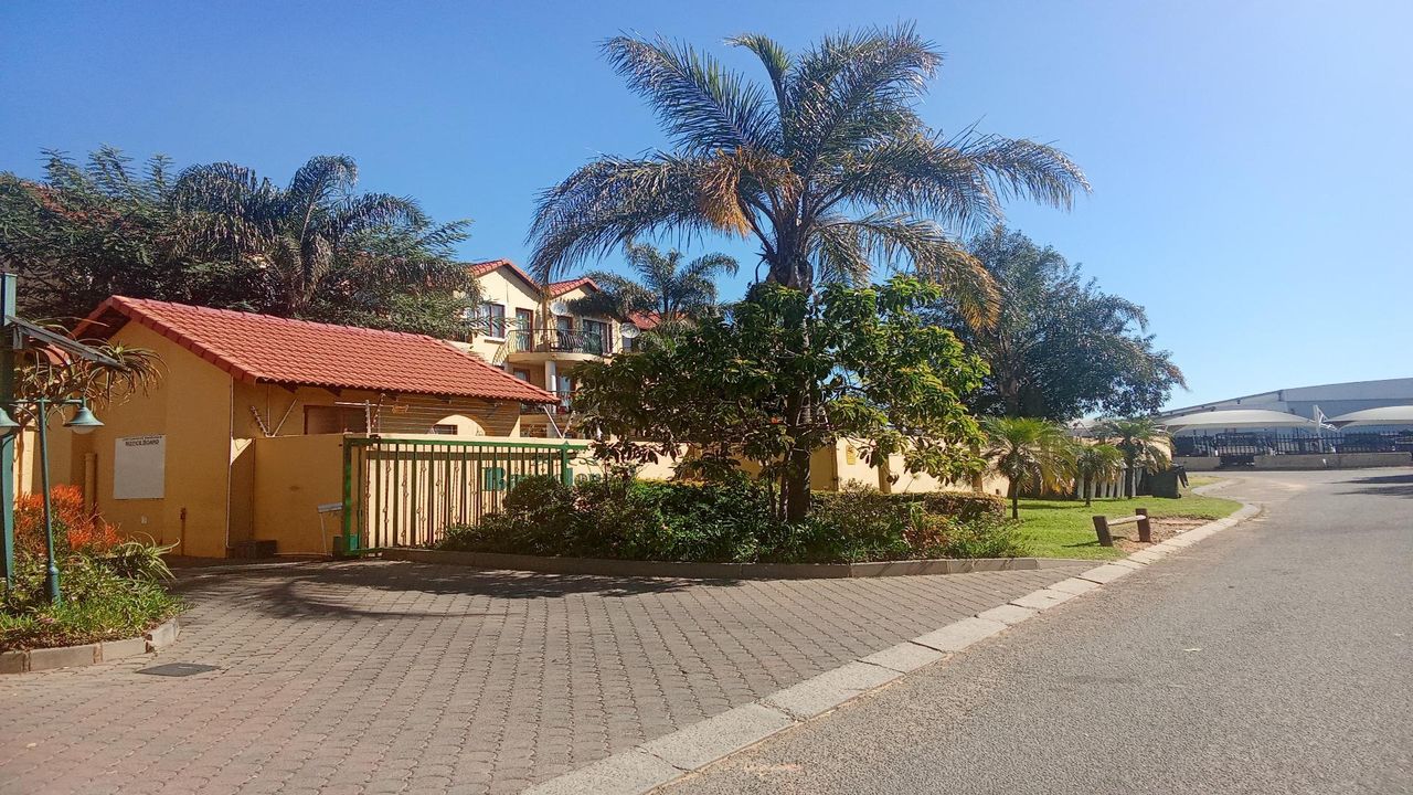 Photo 27 of 28