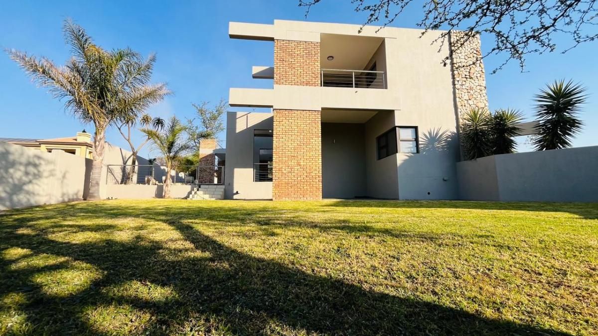 Photo of 3 Bedroom house to rent in Bankenveld Golf Estate, Witbank