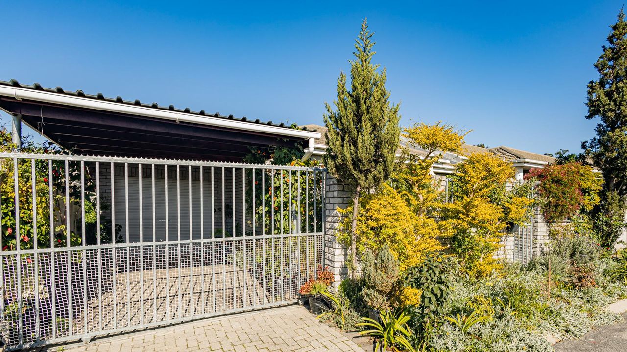 Photo of 2 Bedroom house for sale in De Kuilen, Kuils River