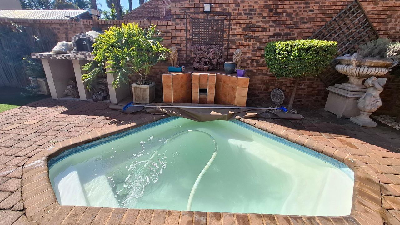 Photo 5 of 26