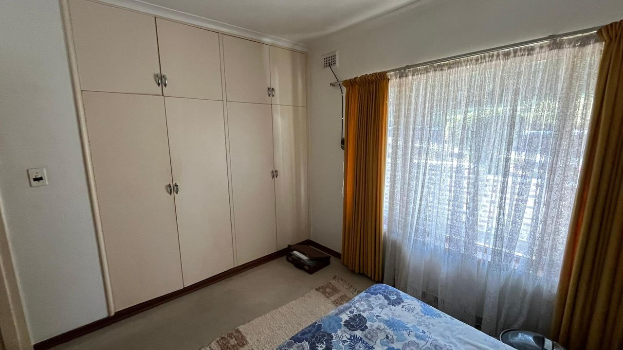 Photo 16 of 28