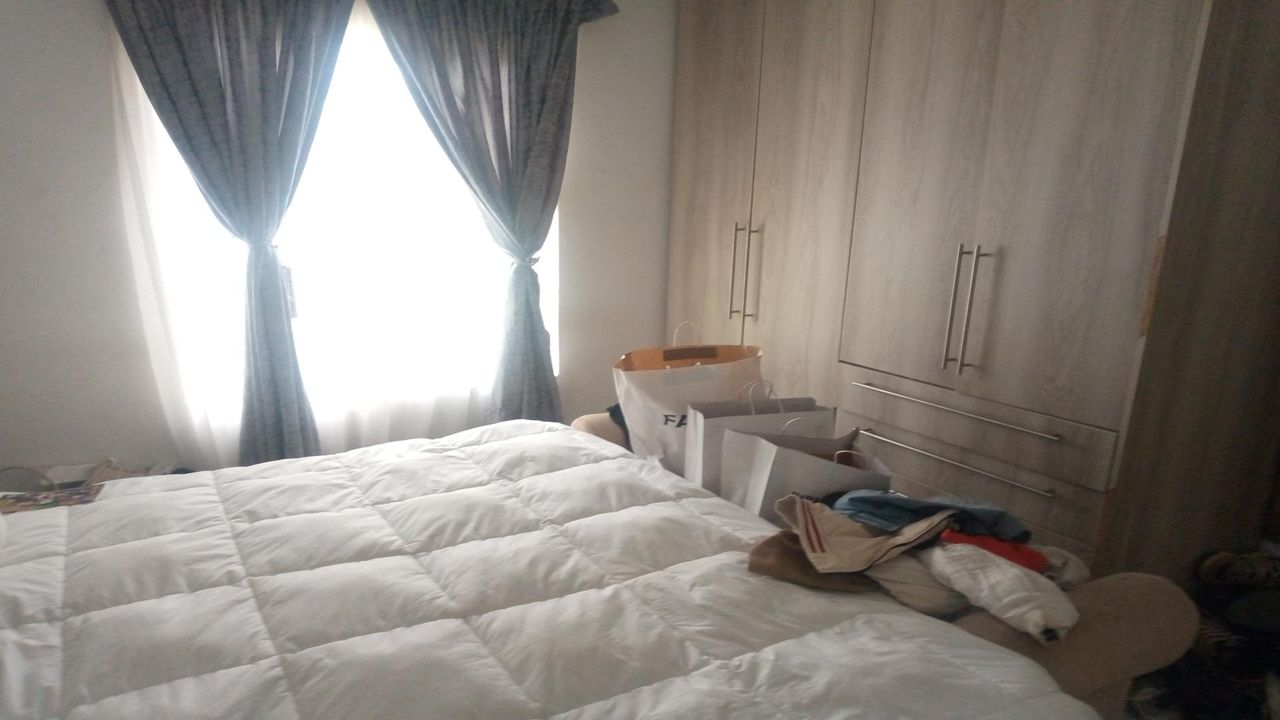 Photo 15 of 21