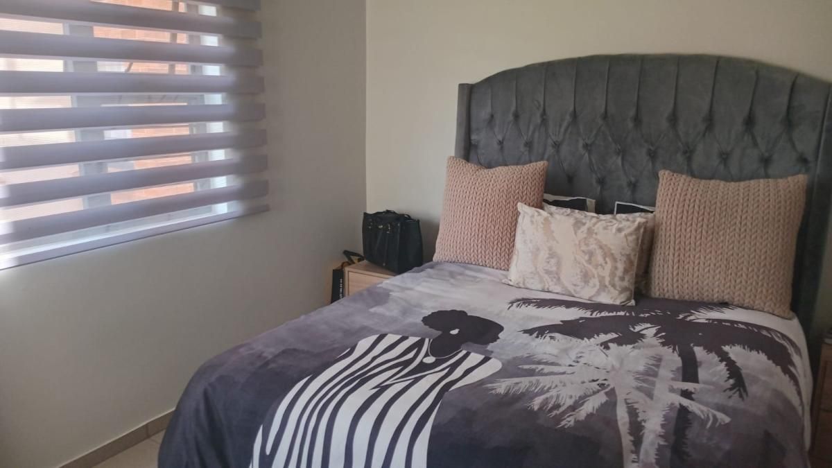 Photo 10 of 24